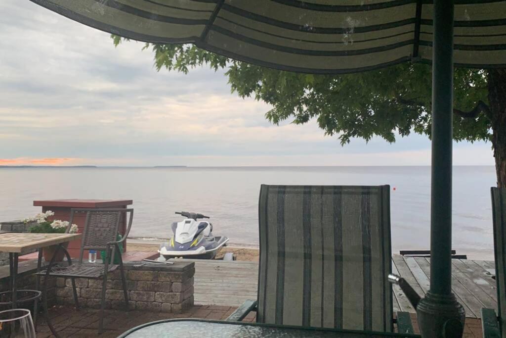 Maison Sur Le Lac Desbiens Екстериор снимка