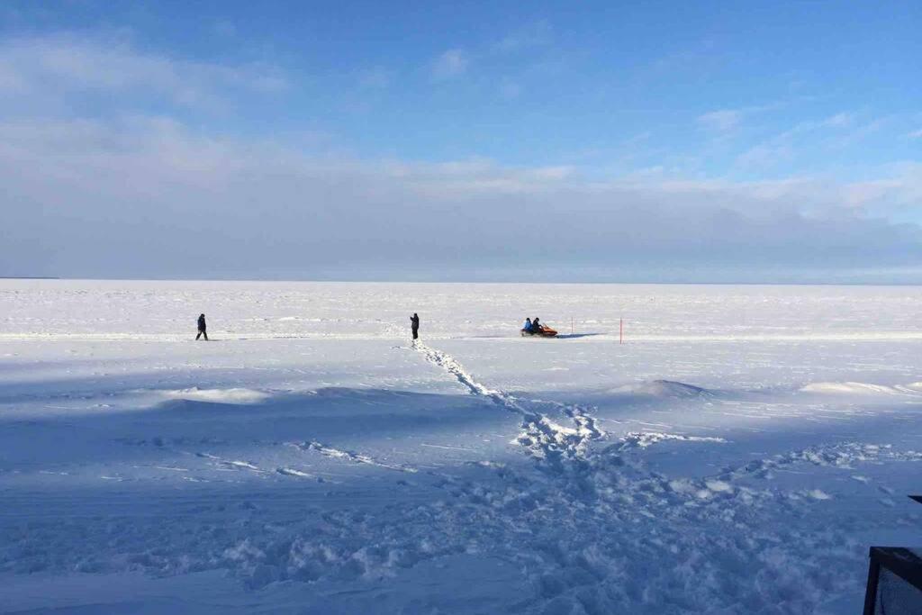 Maison Sur Le Lac Desbiens Екстериор снимка