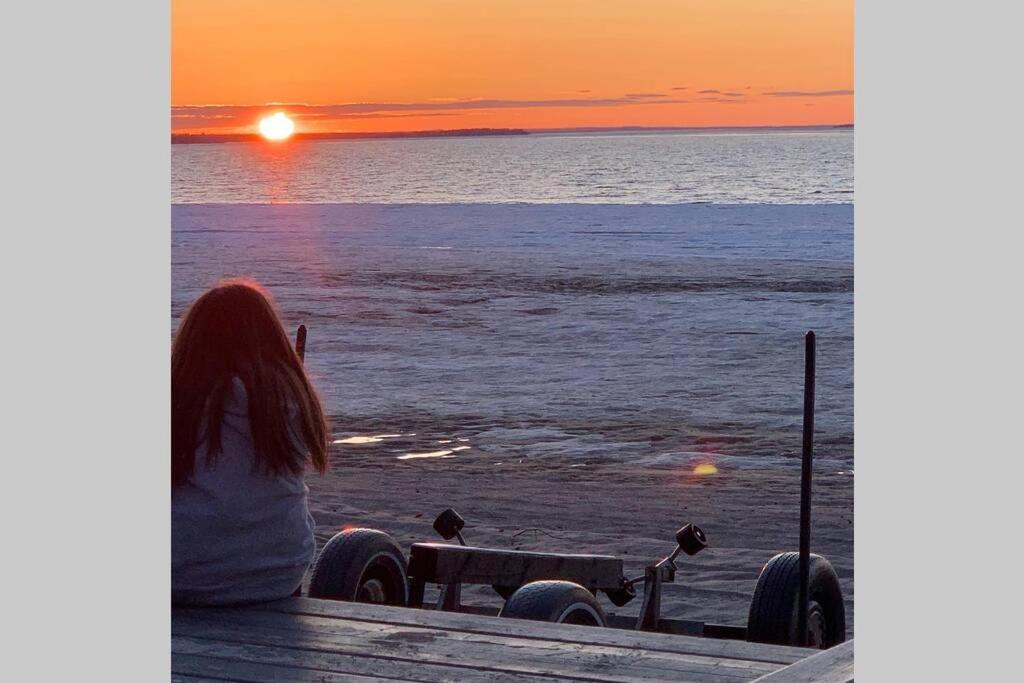 Maison Sur Le Lac Desbiens Екстериор снимка
