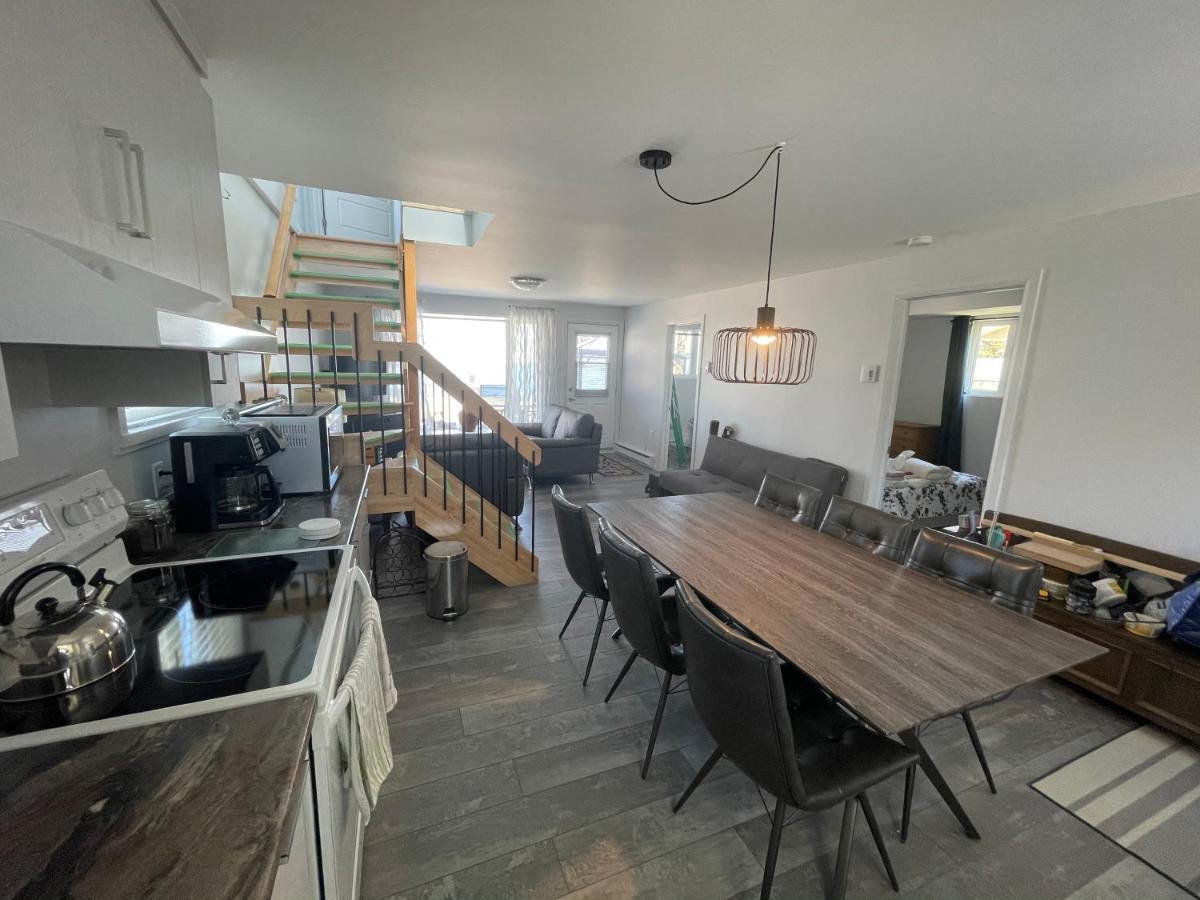 Maison Sur Le Lac Desbiens Екстериор снимка