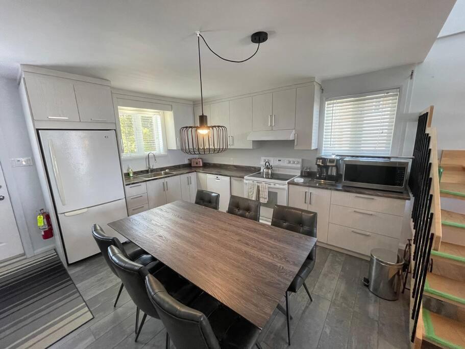 Maison Sur Le Lac Desbiens Екстериор снимка